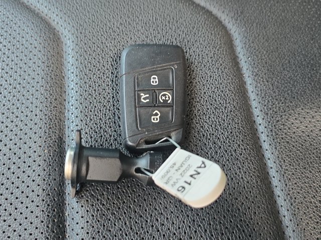 Used 2022 Volkswagen Tiguan SEL R-Line AWD/4WD image 32