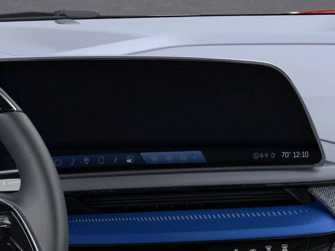 New 2025 Cadillac Optiq Luxury 1 image 21