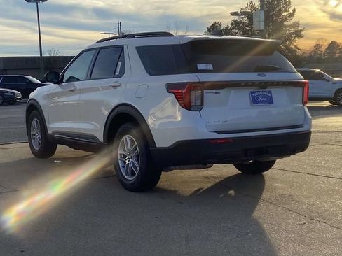 New 2026 Ford Explorer Active image 4