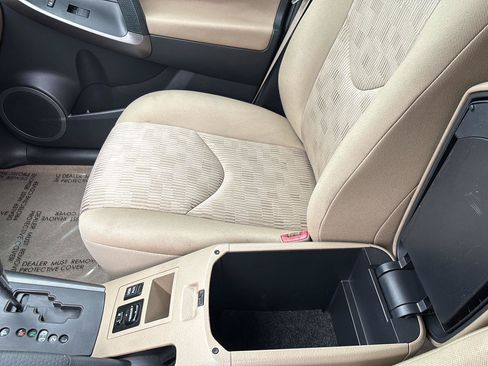 Used 2012 Toyota RAV4 4WD w/ Value Pkg image 34
