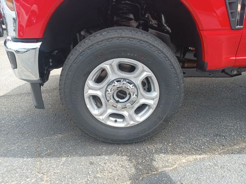 New 2026 Ford F250 XLT w/ FX4 Off-Road Package image 10