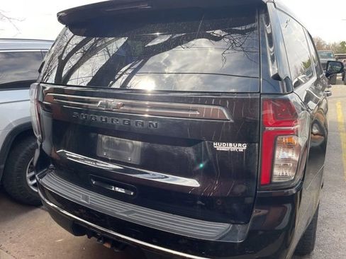 Used 2022 Chevrolet Suburban Z71 w/ Luxury Package image 9