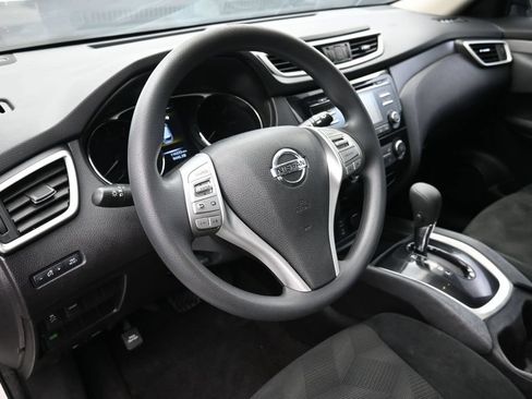 Used 2016 Nissan Rogue S w/ S Family Package FWD image 17