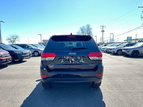 Used 2018 Jeep Grand Cherokee Laredo image 12