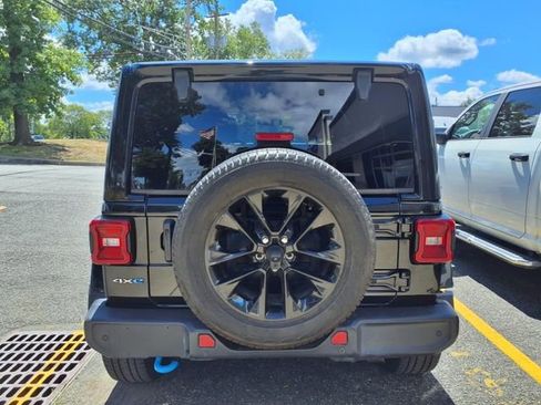 Certified 2022 Jeep Wrangler Unlimited Sahara w/ Cold Weather Group AWD/4WD image 7