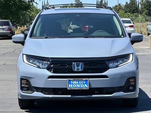 New 2026 Honda Odyssey Touring image 9