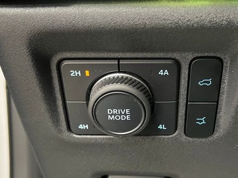 Used 2025 Ford Expedition Max Platinum image 32