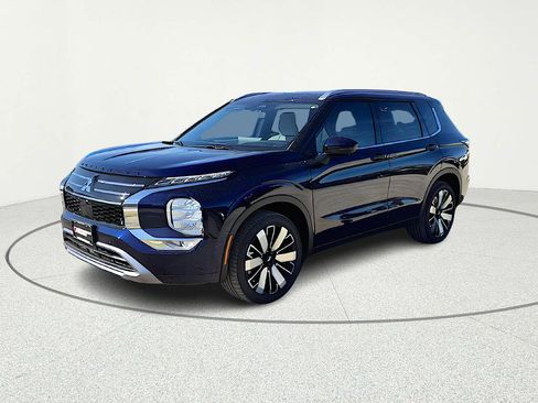 New 2026 Mitsubishi Outlander SEL FWD image 2