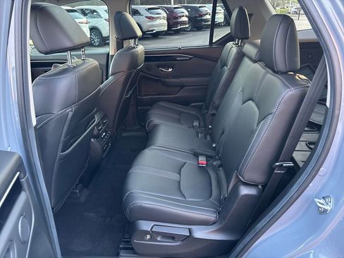 Used 2025 Honda Pilot Touring image 25