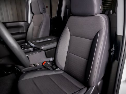 Used 2026 Chevrolet Silverado 1500 Custom RWD image 5