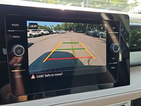 New 2025 Volkswagen Taos SE image 8