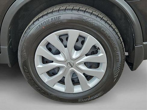 Used 2015 Nissan Rogue S image 29