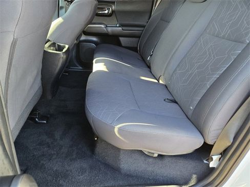 Certified 2018 Toyota Tacoma 4x4 Double Cab image 12