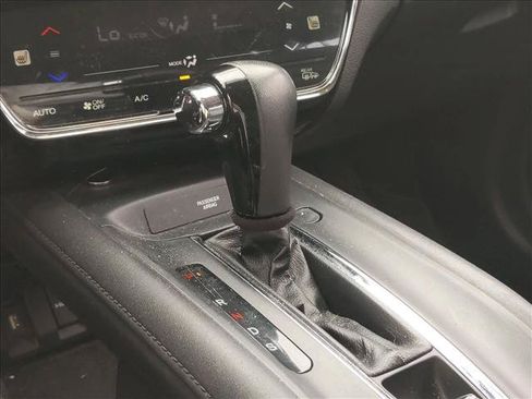 Used 2018 Honda HR-V EX-L image 10