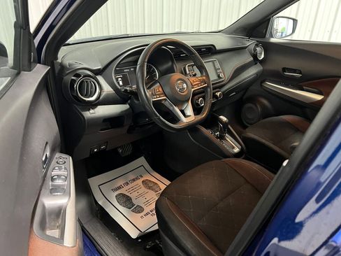 Used 2018 Nissan Kicks SR image 2