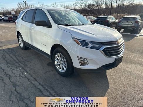 Used 2021 Chevrolet Equinox LS w/ LS Convenience Package image 8