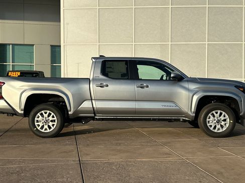 New 2026 Toyota Tacoma SR5 image 3