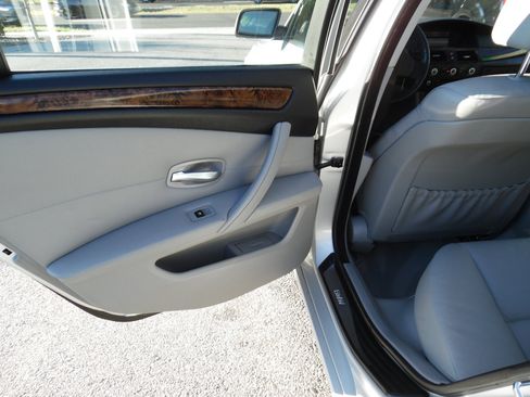 Used 2008 BMW 535i Sedan w/ Premium Pkg image 16