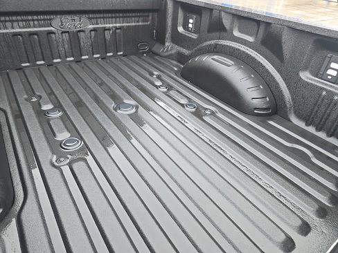 Used 2026 Ford F250 Platinum w/ Tremor Off-Road Package image 5