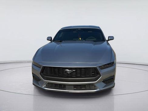 Used 2025 Ford Mustang Coupe RWD image 3
