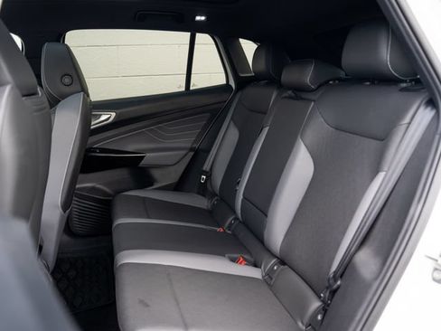 Used 2023 Volkswagen ID.4 Pro S AWD/4WD image 18