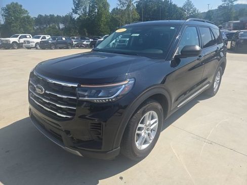 Used 2025 Ford Explorer Active AWD/4WD image 40