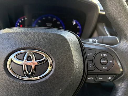 Used 2022 Toyota Corolla LE image 25