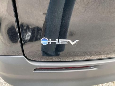 Used 2025 Toyota Sienna LE w/ LE Plus Package image 30