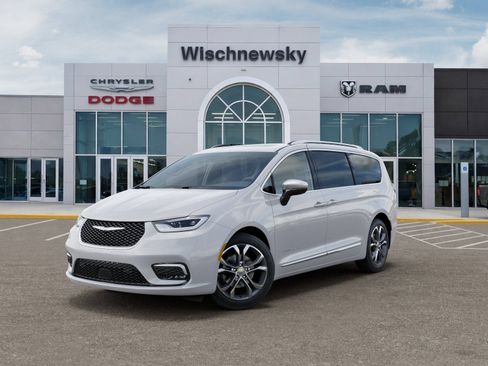 New 2026 Chrysler Pacifica Pinnacle w/ Trailer Tow Group FWD image 1