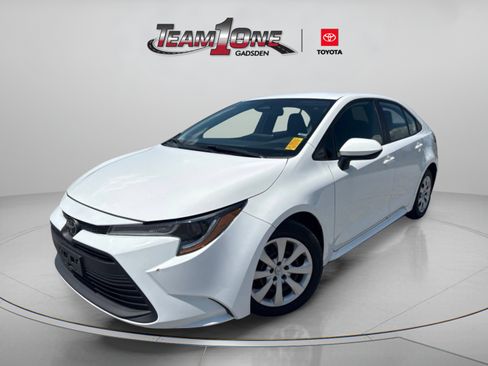 Used 2025 Toyota Corolla LE FWD image 5