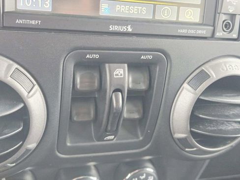 Used 2015 Jeep Wrangler Unlimited Sport w/ Quick Order Package 24S AWD/4WD image 25