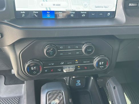 Certified 2025 Ford Bronco Raptor w/ Interior Carbon Fiber Pack AWD/4WD image 18