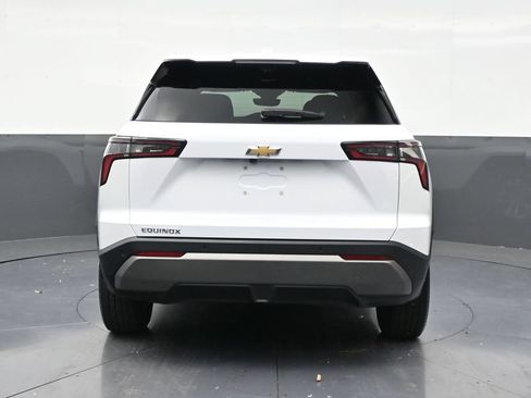 Used 2026 Chevrolet Equinox LT FWD image 4