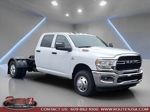 New 2026 RAM 3500 Tradesman w/ Chrome Appearance Group image 14