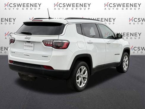 Used 2024 Jeep Compass Latitude image 5