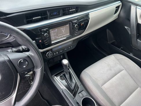 Used 2015 Toyota Corolla LE image 27