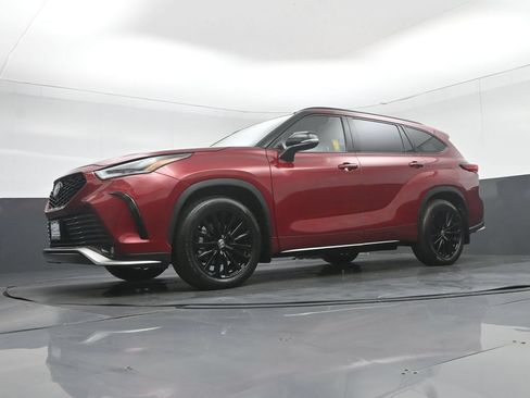 Used 2023 Toyota Highlander XSE FWD image 70
