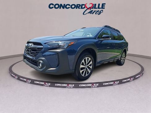 Used 2025 Subaru Outback Premium AWD/4WD image 4