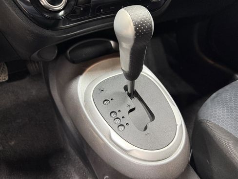 Used 2014 Nissan Juke SV AWD/4WD image 13