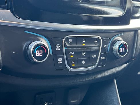 Used 2018 Chevrolet Traverse LS image 21