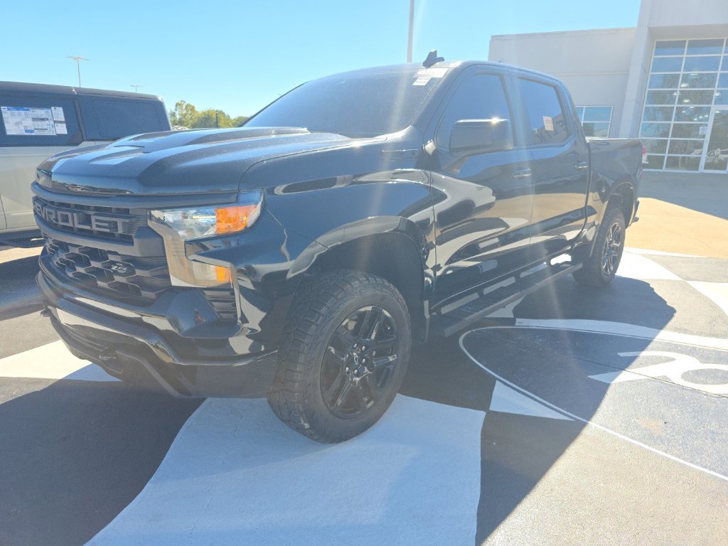 Used 2024 Chevrolet Silverado 1500 Custom Trail Boss w/ Midnight Edition AWD/4WD image 1