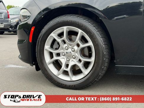 Used 2016 Dodge Charger SXT AWD/4WD image 9