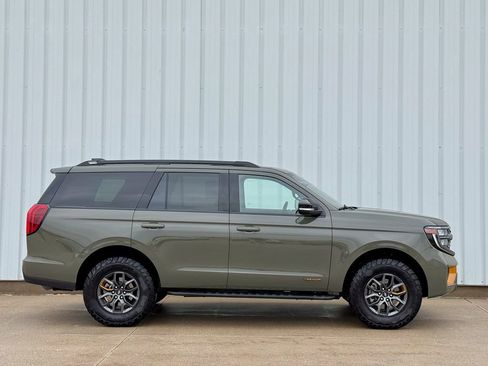 Used 2025 Ford Expedition Tremor image 7