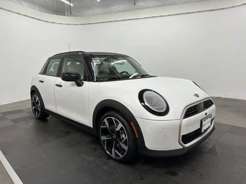 Certified 2025 MINI Cooper 4-Door Hardtop image 7