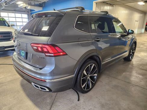 Used 2022 Volkswagen Tiguan SEL R-Line image 4