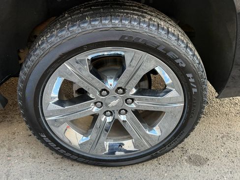 Used 2016 Chevrolet Suburban LT image 9