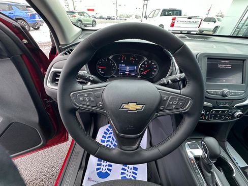 Used 2023 Chevrolet Equinox LT image 15