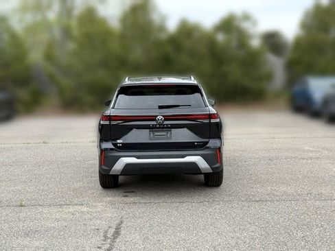 New 2026 Volkswagen Tiguan SE AWD/4WD image 6