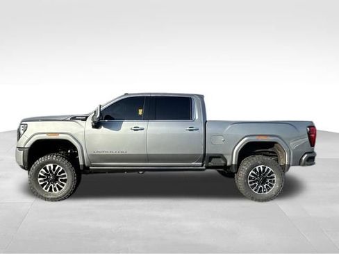 Used 2024 GMC Sierra 2500 Denali Ultimate image 3