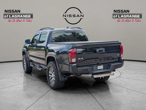 Used 2022 Toyota Tacoma Limited AWD/4WD image 7